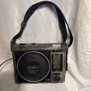 Radio Vintage General Electric GE FM/AM 8 tracce lettore 3-5507B ricambi riparazione AS-IS - Foto 1 di 10