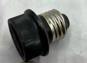 BRYANT ADAPTER MEDIUM BASE LAMPHOLDER TO 2 POLE 2WIRE 5612 - Picture 1 of 6