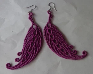 Free standing lace EARRINGS - Feather - Dangles - Stainless steel - Handcrafted - Picture 1 of 3