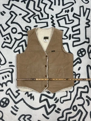 Chaleco de Pana Forrado Wrangler Sherpa De Colección Tostado VL457ST Talla L Western Ranchwear Foto 1 de 4