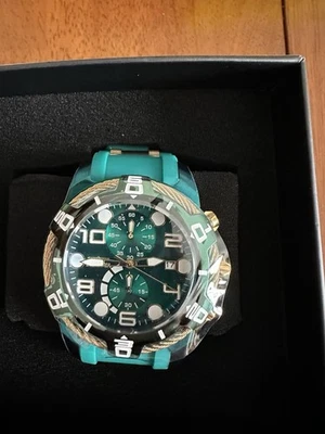 Reloj de silicona Invicta Bolt Zeus para hombre 52 mm cronógrafo esfera verde cable dorado Foto 1 de 4
