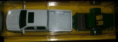 TOY John Deere Pickup Hauler Set ages 3 + NEW 1/16 - Image 1 of 3