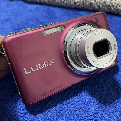 Cámara digital Panasonic Lumix DMC-FX77 12,0 MP 5x zoom óptico idioma inglés Foto 1 de 4