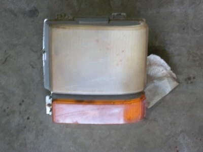 Cadillac Brougham Deville Fleetwood 1980-1989 tracción trasera luz de curva derecha #593468 Foto 1 de 4