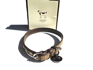 NUOVO COLLARE COACH PELLE MARRONE JACQUARD FIRMA C CANE ANIMALE DOMESTICO 4003 TAGLIA MEDIA - Foto 1 di 14