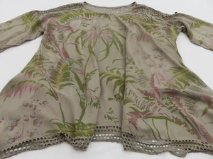 MADE IN ITALY OLIV KHAKI BLATTMUSTER FEMININE COMBAT FLIESSENDE BLUSE TOP UK 24 - Bild 1 von 14