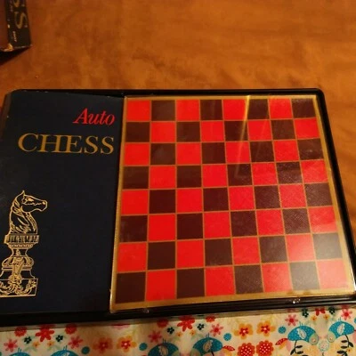 Juego de ajedrez automático Milton Bradley 1969 vintage Foto 1 de 4