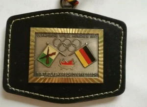 Munich 1972 Olympic Games Medal Pendant Germany OLYMPISCHE SPIELE FLAG MEDAILLE - Picture 1 of 11
