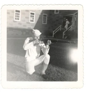 Foto de colección hombre marinero rifle de tiro Marina de los Estados Unidos años 50 arte encontrado DST98 - Imagen 1 de 1