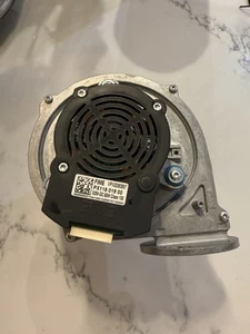 ARISTON E COMBI evo 24 30 KESSELLÜFTER 65116558 jetzt 65121928 Original - Bild 1 von 4