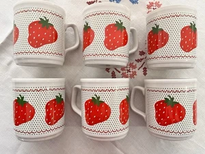Strawberries! 6 Vtg Cartwright's of England Coffee Tea Mug 3.5” Tall Excellent!! - Picture 1 of 9