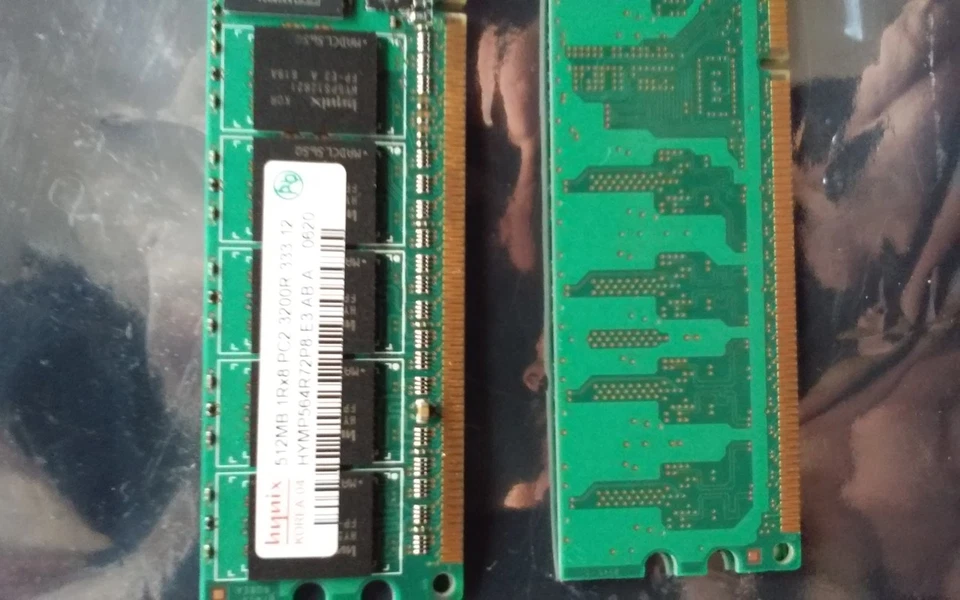 IBM Hynix FRU 39M5817/13N1424 x336 Server Memory RAM 1GB 2x512MB 1Rx8 PC2-3200 - Image 1 of 1