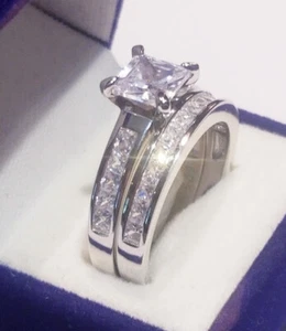 Conjunto de anillo de compromiso solitario corte princesa de 2,25 quilates conjunto de boda simulado de ley - Imagen 1 de 9