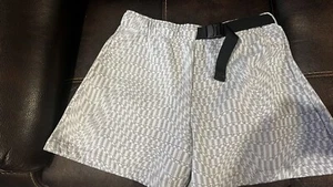 Nike Tech Pack Shorts Large DAMEN - Bild 1 von 4