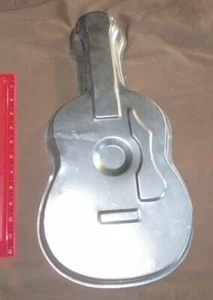 GUITARRA Wilton CAKE PAN 502-933 Instrumento Musical Banda Bajo Músico De Colección Panadero - Imagen 1 de 3