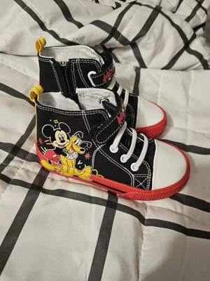 Disney Mickey Mouse ребенка ясельного возраста высоты верхний кроссовок 9 новый без этикеток, 11 и 12 новый с ярлыками - Изображение 1 из 4