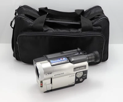 HITACHI VM-E563LE CAMCORDER 8MM ANALOGUE VIDEO-8 TAPE VIDEO CAMERA - Image 1 of 4