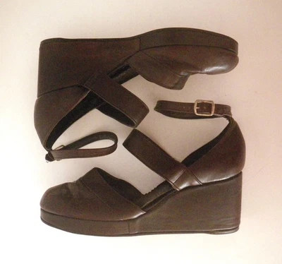 1970s Dark Brown Leather Platform Wedge Shoes Arch & Ankle Straps Ladies Size 9 - Image 1 of 4