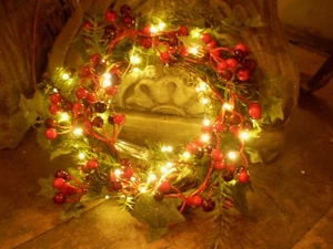  ENGLISH CHRISTMAS LED LIGHT FAUX  BERRY DOOR WREATH,FAIRY LIGHTS - Picture 1 of 3