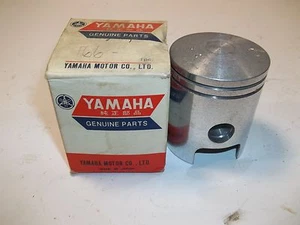 YAMAHA YL2 L5T NEW OEM PISTON STANDARD STD BORE 166-11631-01-96 - Picture 1 of 5