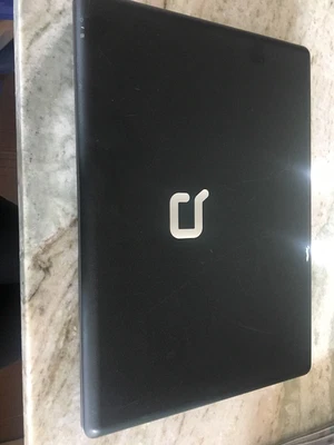 Computadora portátil/portátil Compaq Presario F500 GF596UA. VENDO SOLO PARA PIEZAS Foto 1 de 4