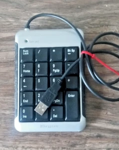 Targus USB Numeric Keypad Model AKP09CA Working, Black & Silver Light Weight - Picture 1 of 4