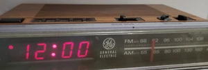 Vintage 7-4624B GE General Electric Alarm Clock AM/FM Radio - Woodgrain Tested - Picture 1 of 8