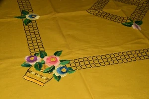 Alte Tischdecke Tafeltuch handbestickt bunte Stickerei 150 x 120 cm (5762) - Bild 1 von 8