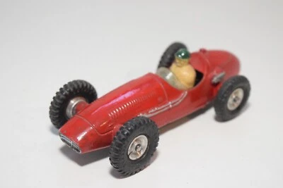 A46 1:43 SOLIDO MASERATI 250 AUTO DA CORSA ROSSA OTTIME CONDIZIONI RIVERNICIATA - Immagine 1 di 4