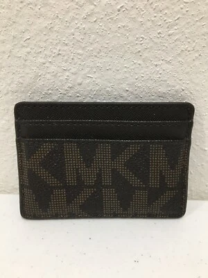 Estuche para tarjetas de crédito Michael Kors para hombre marrón y negro con logotipo de firma de cuero Saffiano Foto 1 de 4