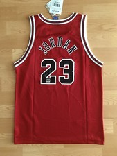 pallone autografato da michael jordan