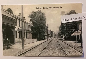 FRÜHES WEST NEWTON PA. EISENBAHN STRASSE DOPPELGLEISIGES JUNGHAUS HOTEL + MEHR NEU - Bild 1 von 2