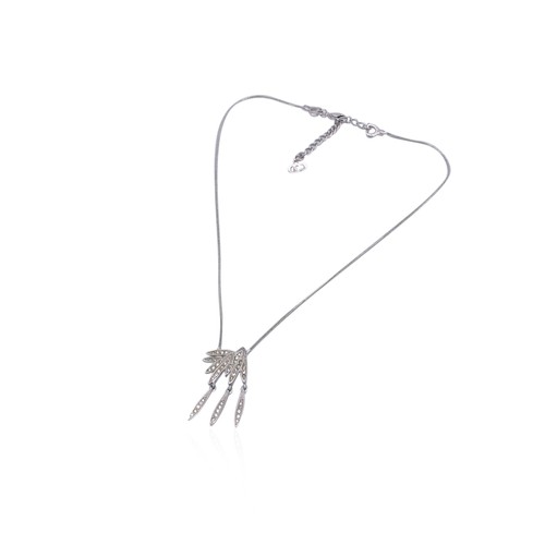 Collana vintage in metallo argentato Christian Dior con foglia di cristallo i...