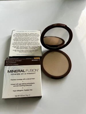 Mineral Fusion Warm 1 Fair Pressed Powder Foundation 0.32 oz/New - Image 1 of 3