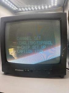 Sylvania SRT 2113 13 inch CRT TV Retro Gaming A/V Inputs Tested Works no remote - Picture 1 of 7
