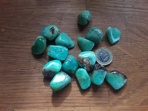 Grüne Chrysoprase Grabsteine fördern Hoffnung und regen Kreativität an - Bild 1 von 2