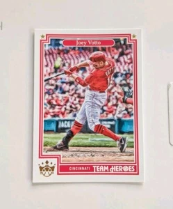 Joey Votto - 2019 Panini Diamond Kings Baseball - Team Heroes - Cincinnati Reds - Picture 1 of 2