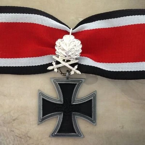 1939 - 1957 GERMAN KNIGHT'S CROSS W/ SILVER OAK LEAVES | REPLICA | ARMY | WWII - Picture 1 of 3