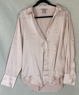 Blusa mujer H&M rosa claro cuello talla mediana botones satinados Foto 1 de 3