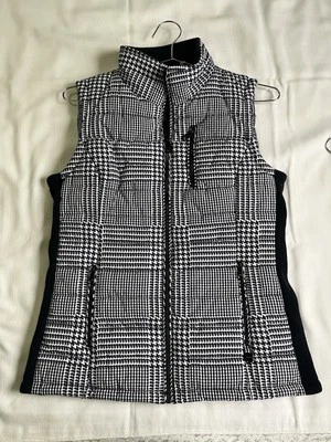 Chaleco acolchado acolchado pata de gallo Calvin Klein para mujer S negro blanco patrón a cuadros Foto 1 de 4