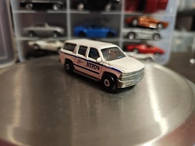 Matchbox NYPD 2000 Chevrolet Suburban *mint - Image 1 of 4