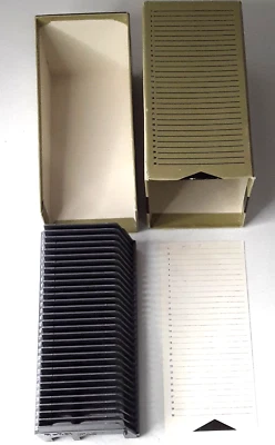 ******* GENUINE ROLLEI SLIDE MAGAZIN 77 (GERMANY) HOLDS 30  2 1/4 SLIDES (POMRO) - Image 1 of 4