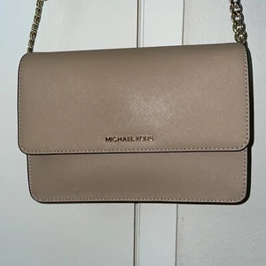 MICHAEL Michael Kors Daniela Large Saffiano Crossbody Beige - Picture 1 of 9
