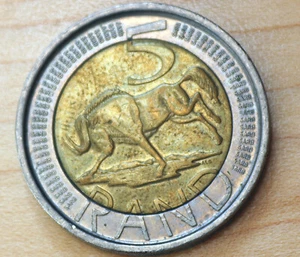 2005 South Africa 5 Rand Wildebeest Bimetallic - Picture 1 of 2