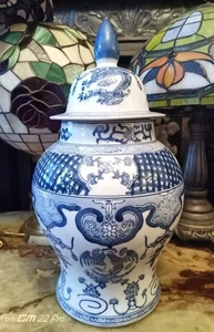 18" Ginger Jar Blue and White Chinese Temple Jar Phoenix Dragon Chinoiserie VTG - Picture 1 of 6