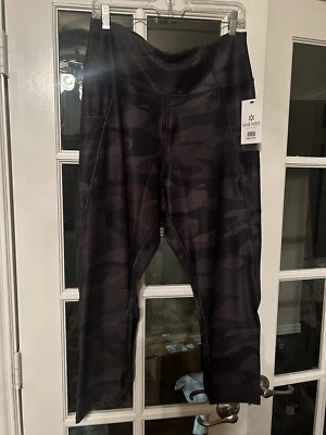 Nine West Active Moisture Wicking Performance Stretch Camo  Legging. Size 1x NWT - Image 1 of 3