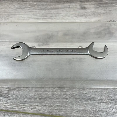 Llave angular miniatura Armstrong 27-920 - 5/8" 15 y 80 grados EE. UU. Foto 1 de 4