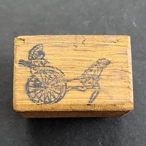 Sello de tinta de goma vintage - Dama siendo llevada en un rickshaw - Imagen 1 de 3