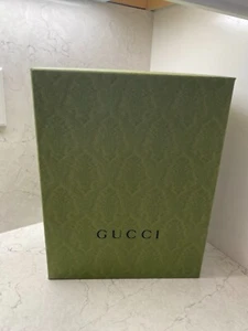 Gucci Verde Damasco Cartón Repujado Caja Vacía Solo L 14.5" x W 11.5" x H 5.2" - Imagen 1 de 13