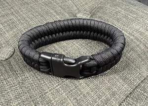 Paracord Armband schwarz mit strapazierfähiger Schnalle Größe 8" - Handarbeit - Bild 1 von 2